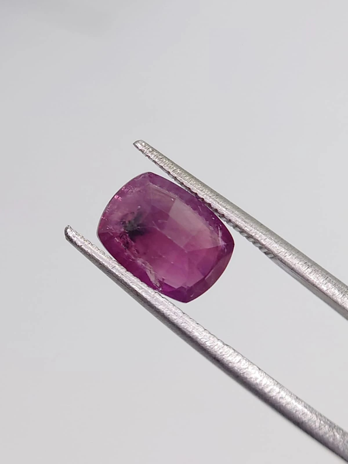 2.89ct  Natural Purplish Pink Ruby Loose gemstone from Pakistan — view 4
